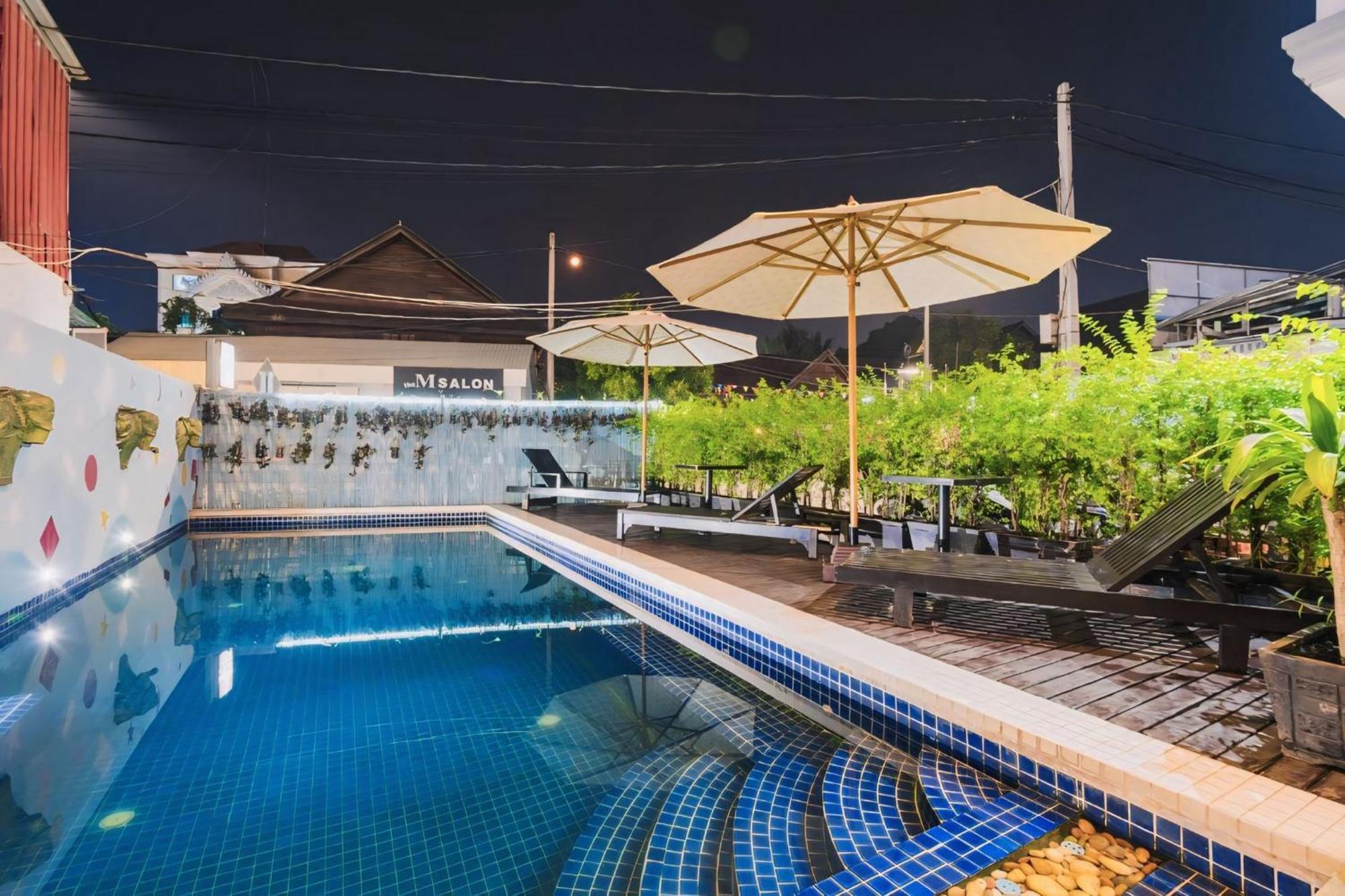 Vplus Hotel シェムリアップ エクステリア 写真