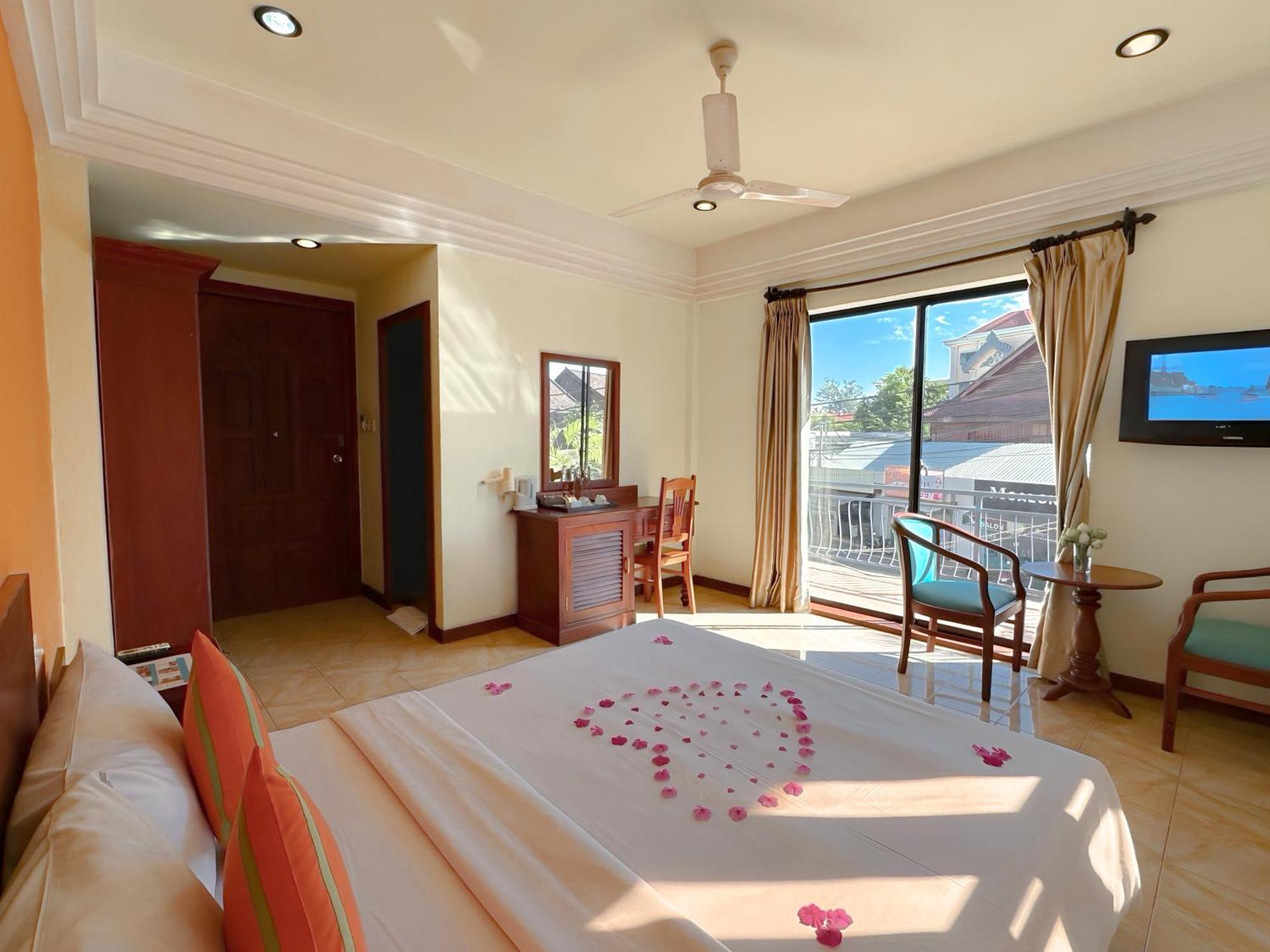 Vplus Hotel シェムリアップ エクステリア 写真