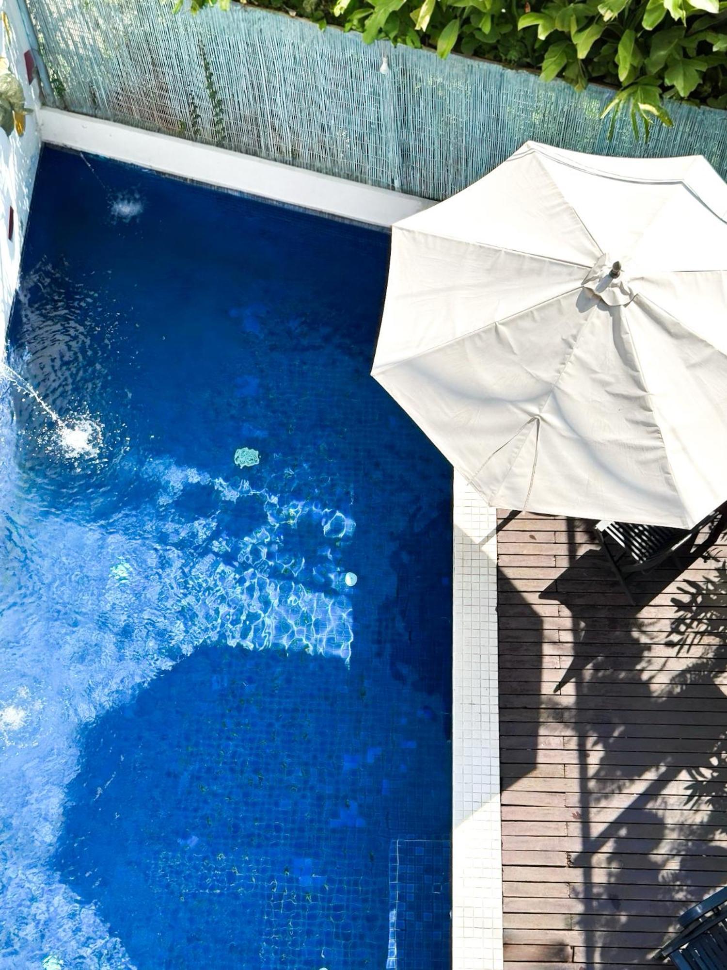 Vplus Hotel シェムリアップ エクステリア 写真